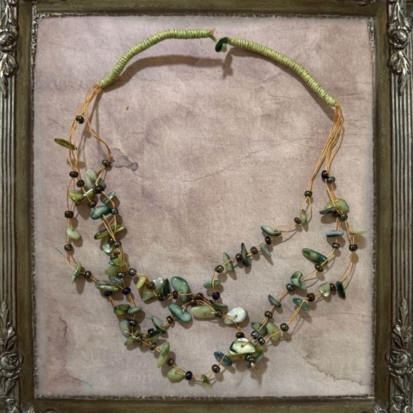 VINTAGE • Cool Shower Peridot Floating Pearl Layering Necklace - Picture 4 of 5